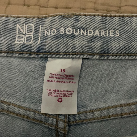 Light Distressed High Waist Shorts NWT - Picture 2 of 4